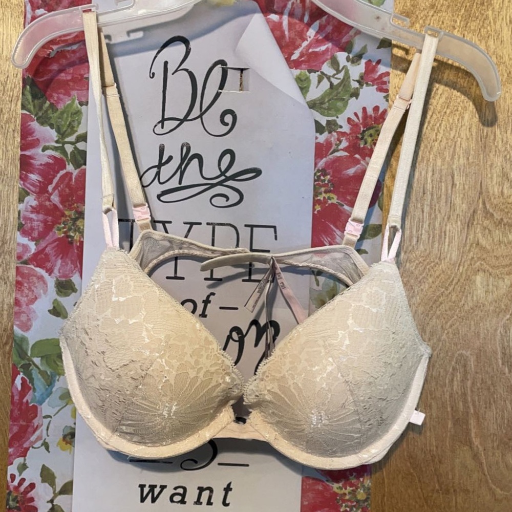 Victoria’s Secret Beige Push Up Bra 36B